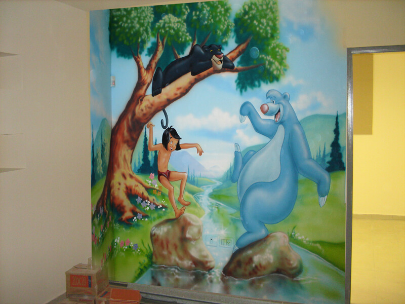 ציורי קיר בחדר ילדים לאחר צביעת דירה