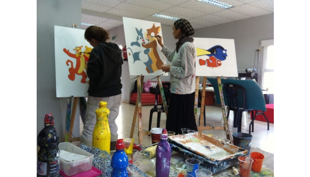 תלמידי הקורס להכשרת ציירי איירבראש וקירות